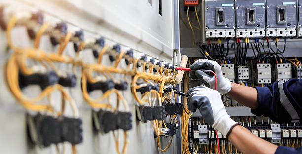 Professional Electrician technician working in Edmonds, WA